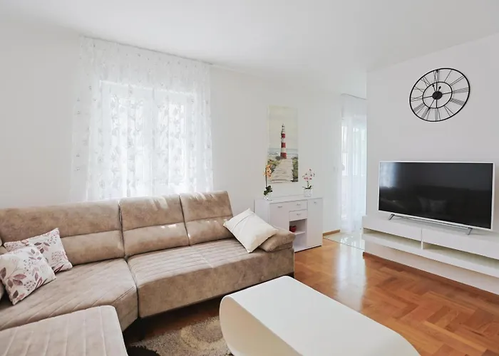 Appartement Grand Mirela *