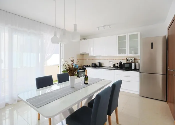 Appartement Grand Mirela *