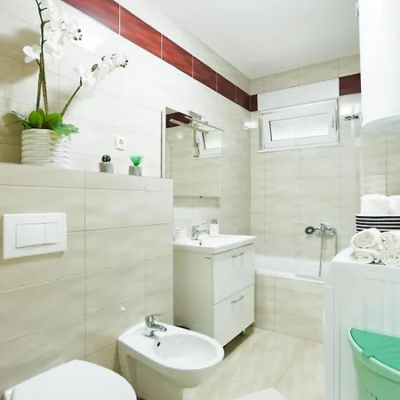Grand Mirela Apartment *