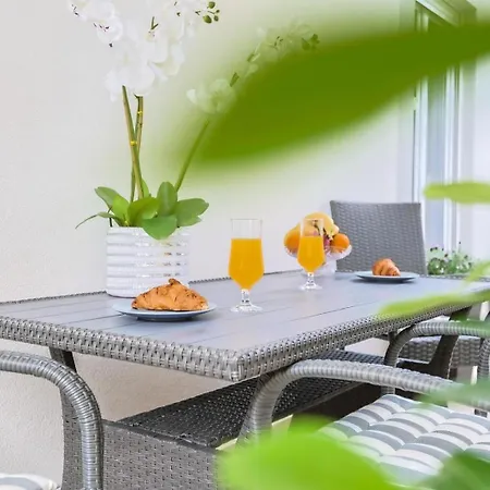 Grand Mirela Apartment Podstrana